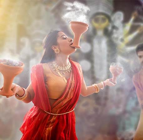 dhunuchi-dance-on-the-occasion-of-Durga-puja