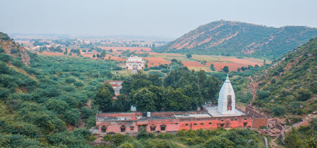 Very-old-temple-in-the-middle-of-the-mountains-in-Ambala-Cantt-Haryana